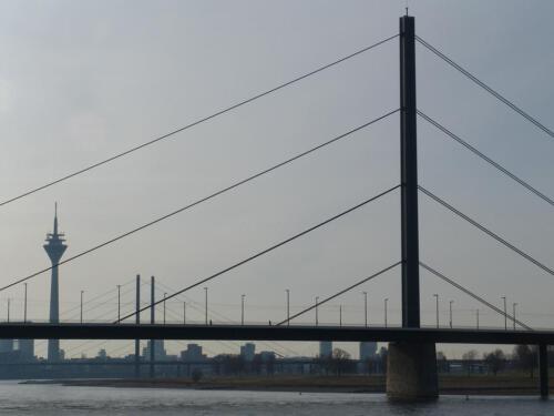 c-UWens 27OberkasslerbrA¼cke 02