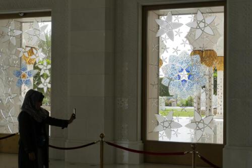 c-UWens Dubai u Co 43