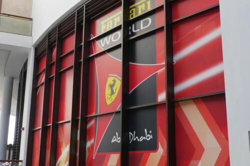 c-UWens Dubai u Co 48