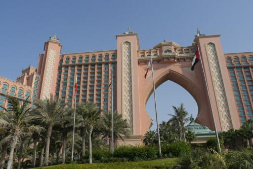 c-UWens Dubai u Co 51a