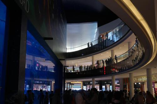 c-UWens Dubai u Co 54