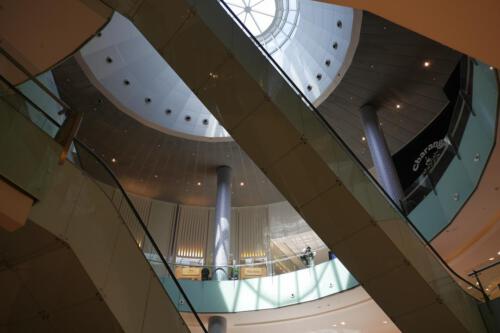 c-UWens Dubai u Co 55