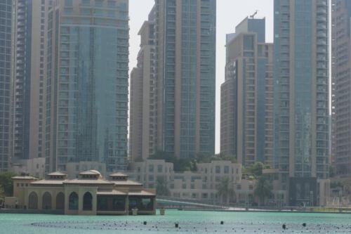 c-UWens Dubai u Co 57