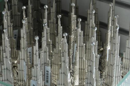 c-UWens Dubai u Co 66